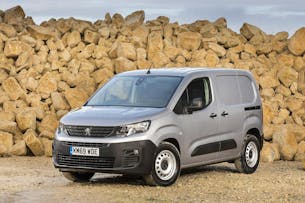 Peugeot Partner Standard Diesel 1000 1.5 BlueHDi 100 Asphalt Premium Van [6 Speed]